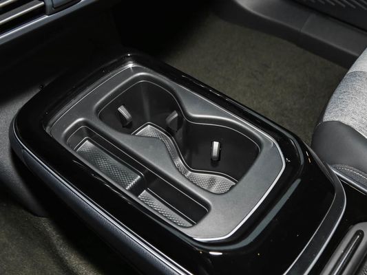 2025 VW Electric Vehicle ID.4 Fast Charging Car Long Range 601km 80.4kWh Battery Hot Selling New Model Good Performance with Sunroof