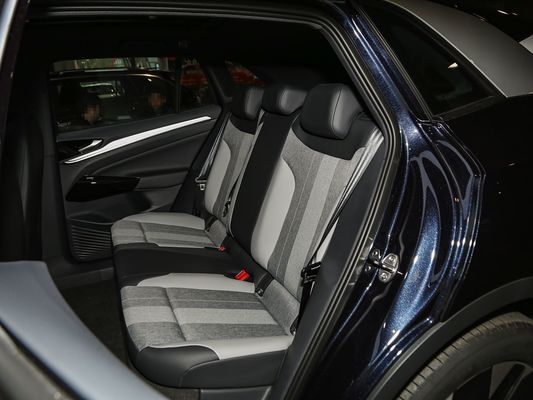 2025 VW Electric Vehicle ID.4 Fast Charging Car Long Range 601km 80.4kWh Battery Hot Selling New Model Good Performance with Sunroof