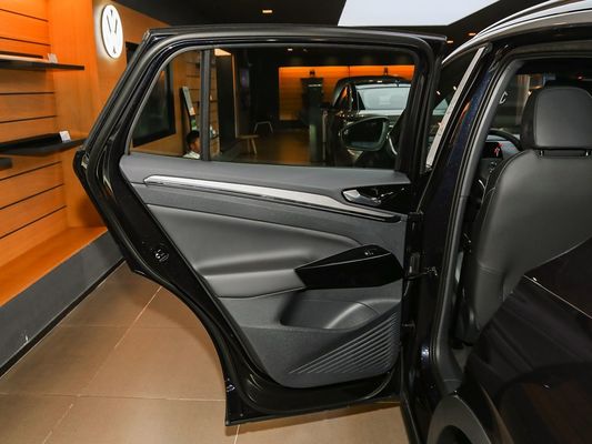 2025 VW Electric Vehicle ID.4 Fast Charging Car Long Range 601km 80.4kWh Battery Hot Selling New Model Good Performance with Sunroof