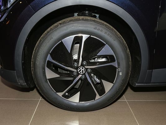 2025 VW Electric Vehicle ID.4 Fast Charging Car Long Range 601km 80.4kWh Battery Hot Selling New Model Good Performance with Sunroof